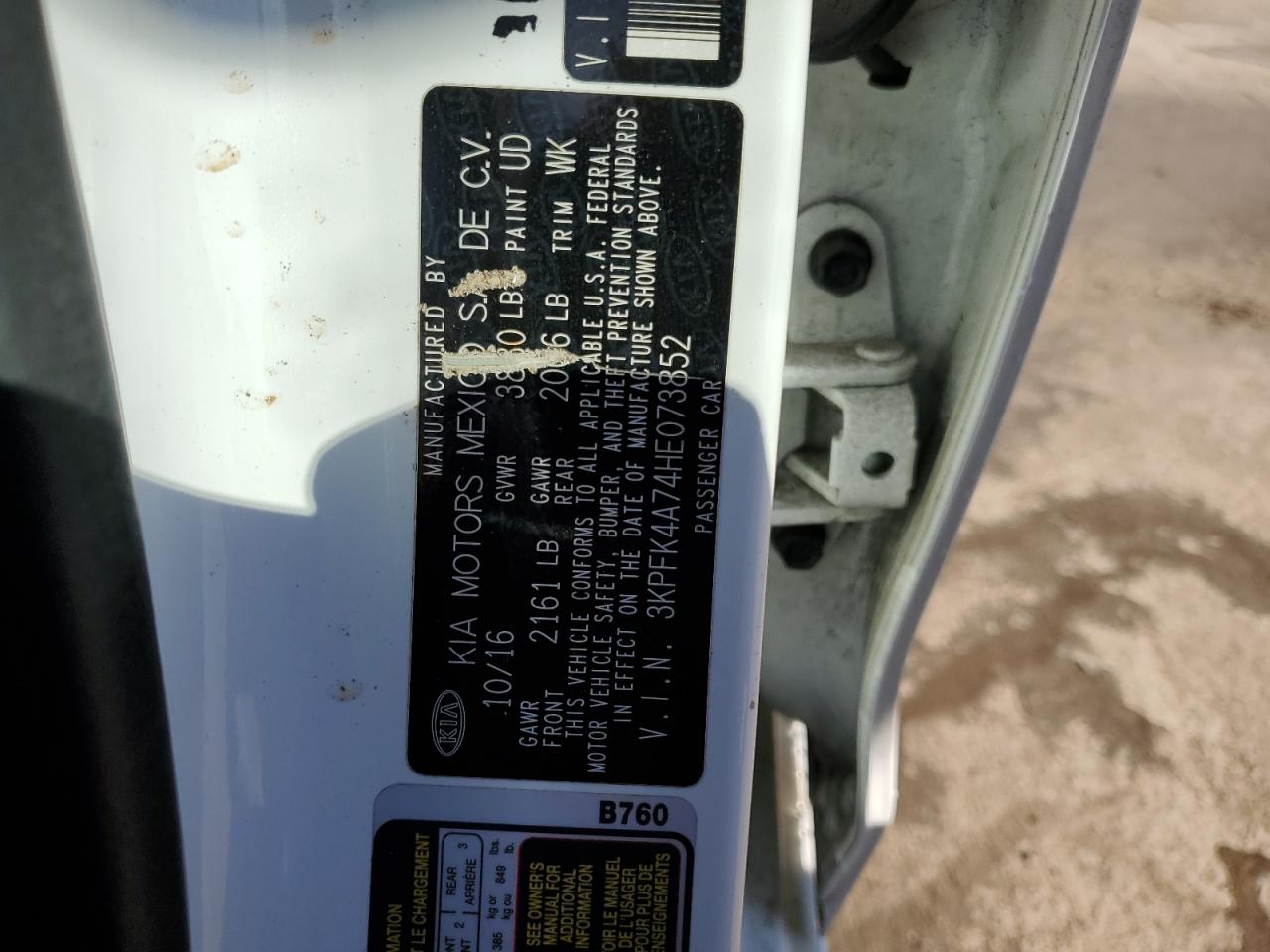 2017 KIA Forte VIN 3KPFK4A748E073852 photo 12