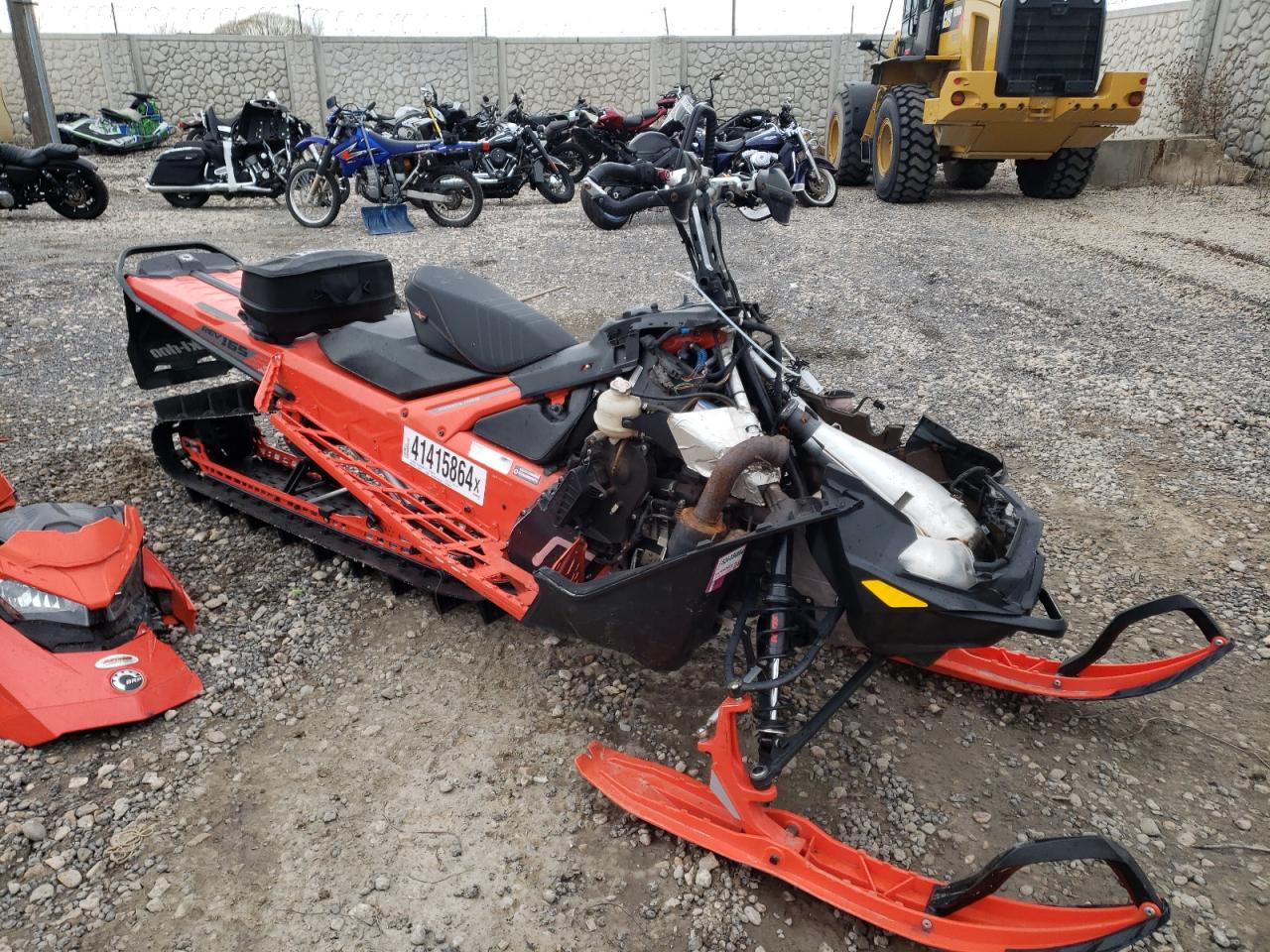 2019 SKI Snowmobile VIN 2BPSTKKD7KV000136 photo 1