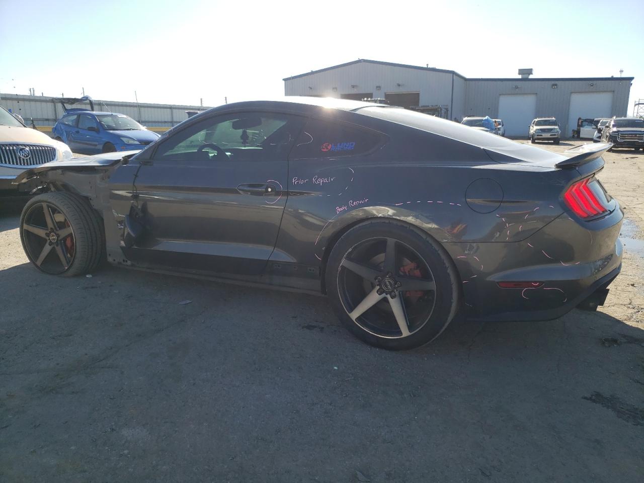 2018 FORD Mustang VIN 1FA6P8CF8J5104024 photo 2