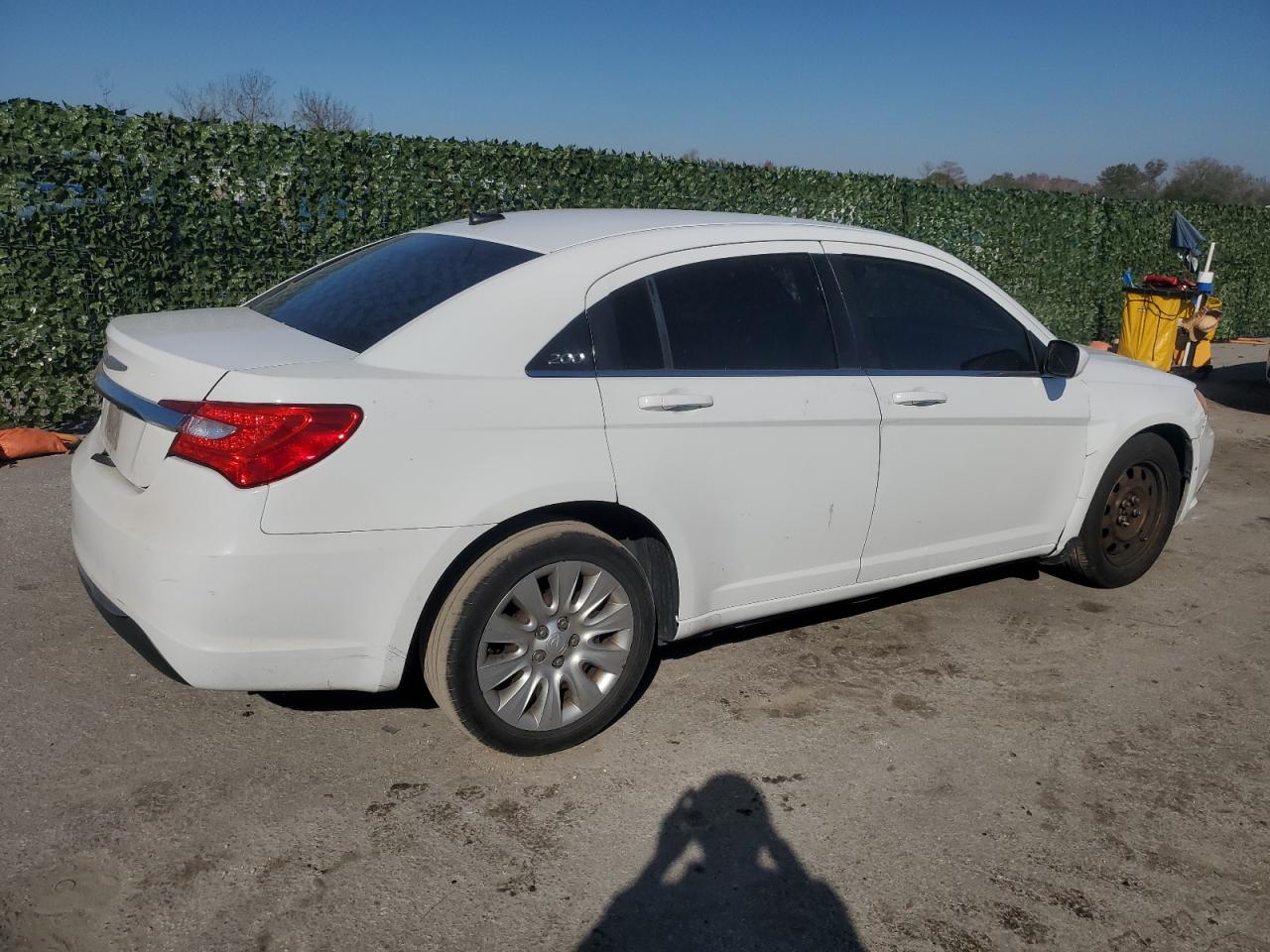 2014 CHRYSLER 200 VIN 1C3CCBAB7EN212196 photo 3