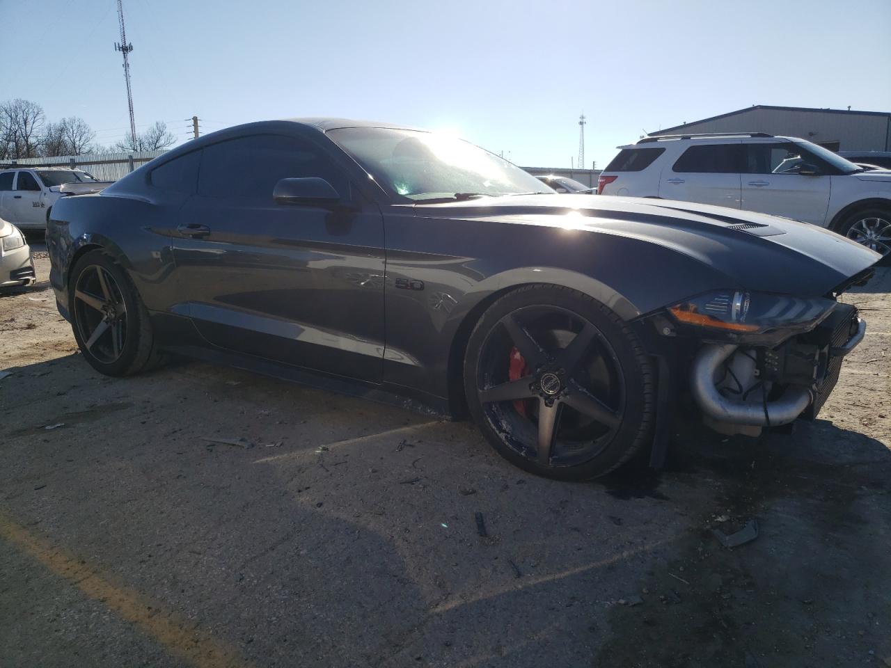 2018 FORD Mustang VIN 1FA6P8CF8J5104024 photo 4