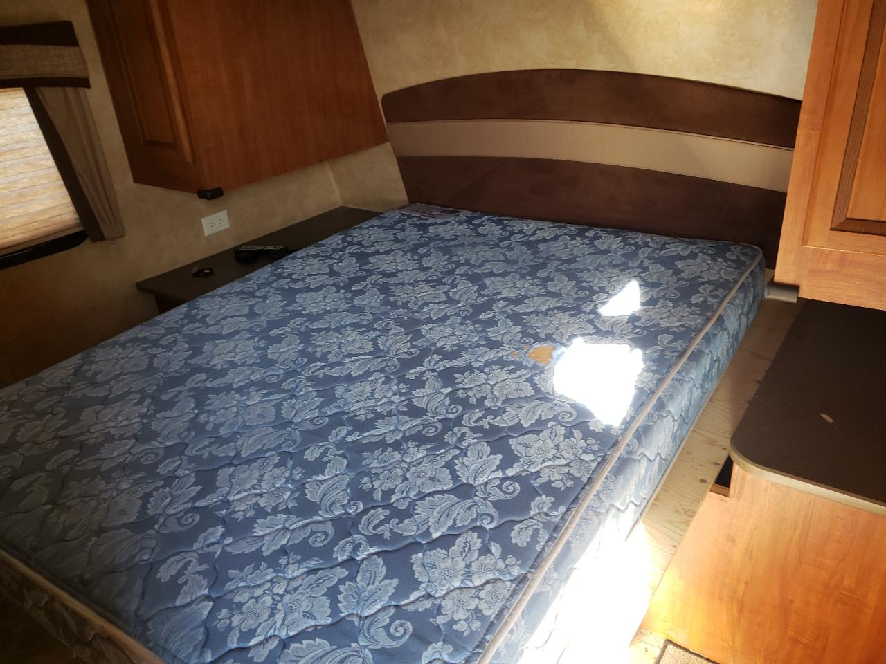 2012 JAYCO Jayflight VIN 1UJBJ0BS1C18R0401 photo 9
