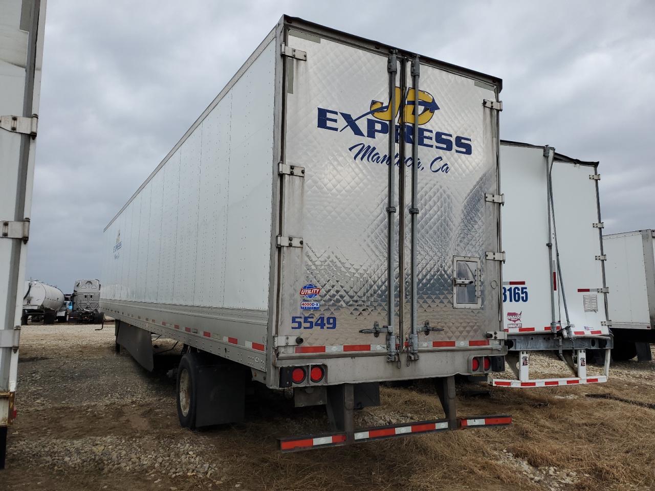 2019 UTILITY Dryvan VIN 1UYVS2537K3541743 photo 3