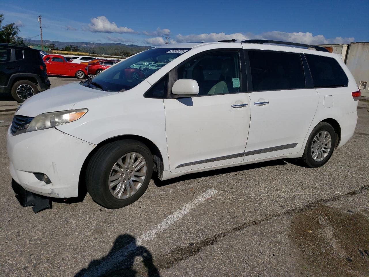 2013 TOYOTA Sienna xle VIN 5TDYK3DC5DS368115 photo 1