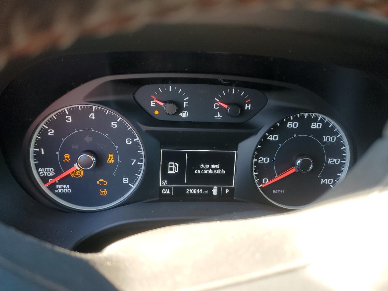 2018 GMC Acadia VIN 1GKKNKLAXJZ215610 photo 9