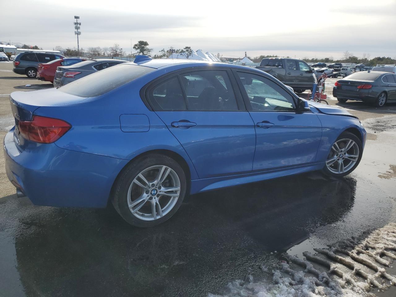 2016 BMW 3 series VIN WBA8B7G51GNT14046 photo 3