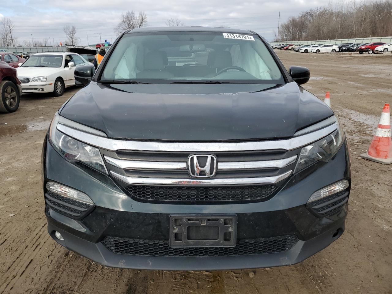 2018 HONDA Pilot VIN 5FNYF6H58JB046490 photo 5