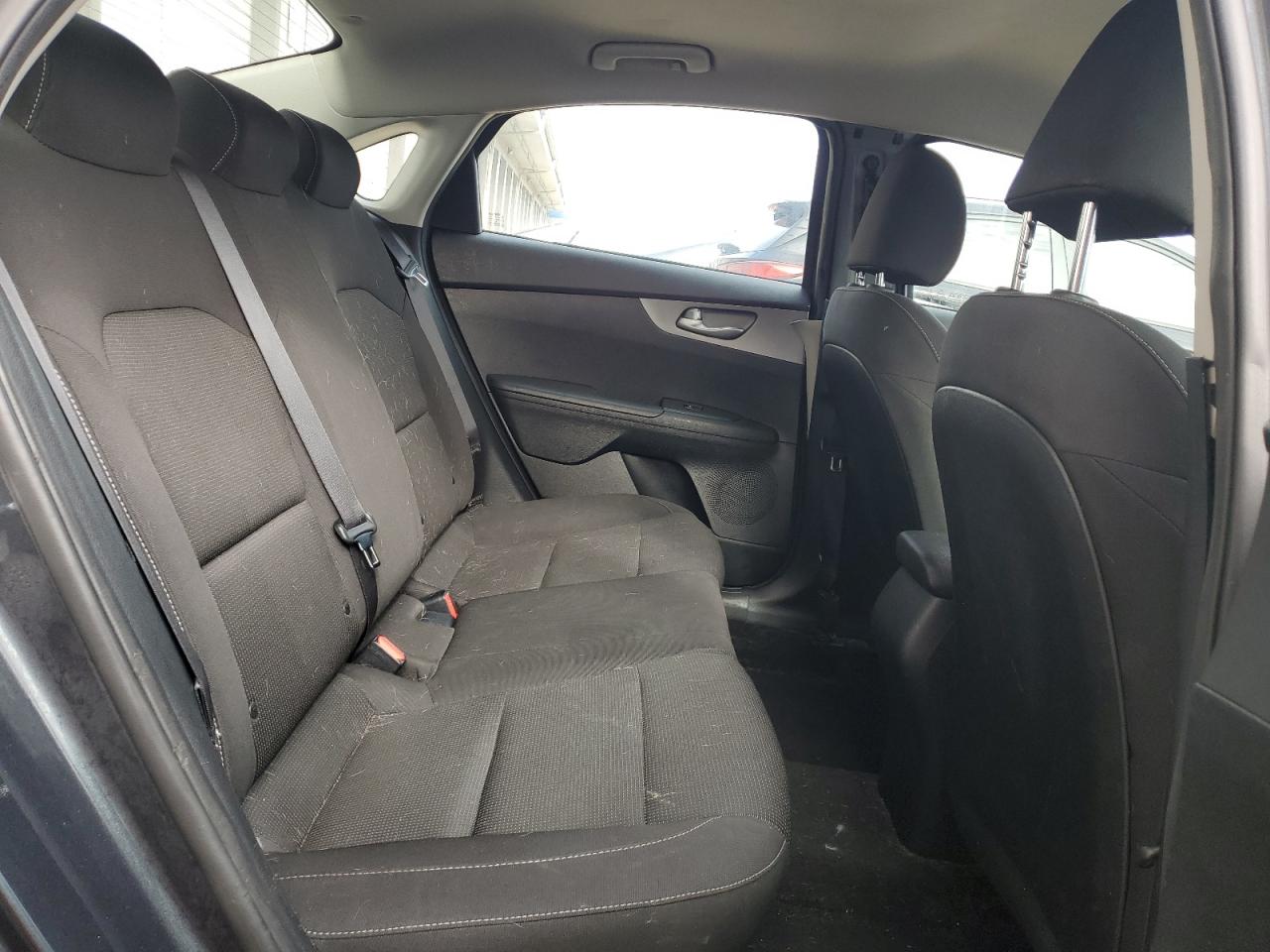2019 KIA Forte VIN 3KPF24AD9KE033294 photo 10