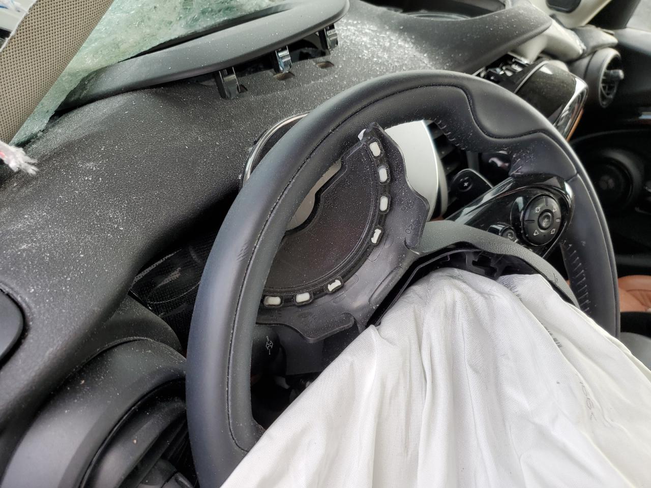 2021 MINI Cooper VIN WMWXU9C04M2P38734 photo 9