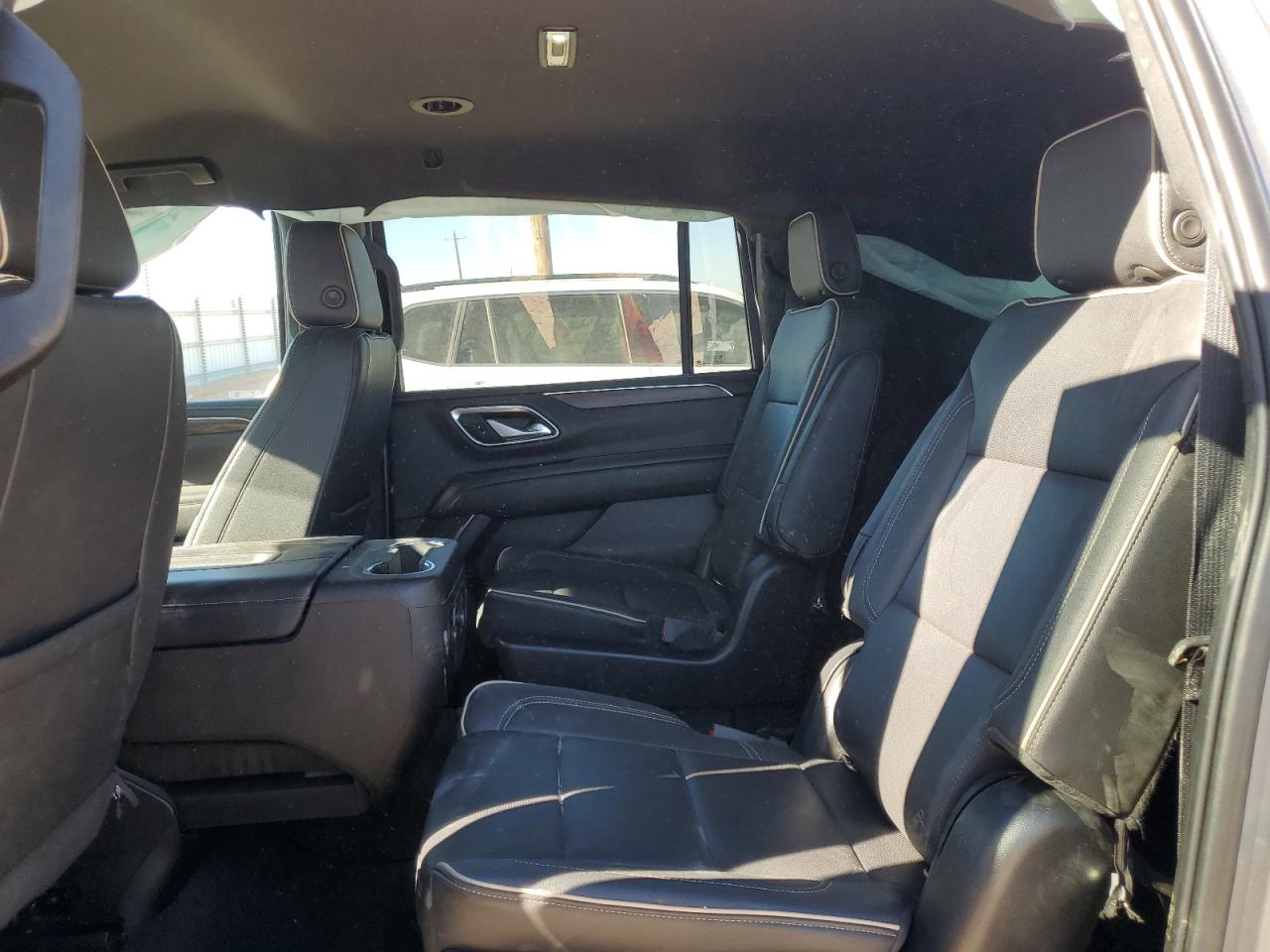 2022 CHEVROLET Suburban VIN 1GNSKFKD9NR207020 photo 11