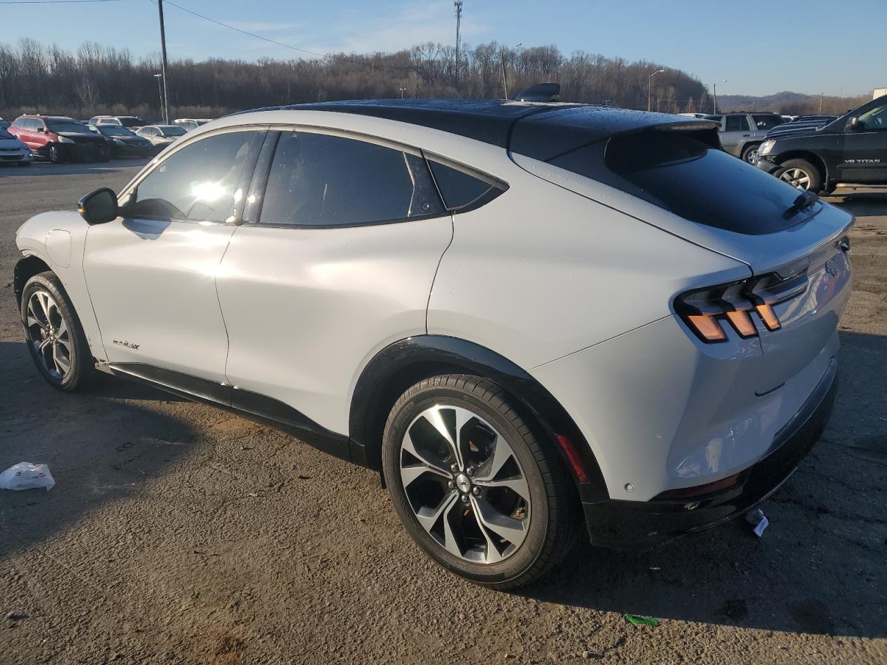 2021 FORD Mustang VIN 3FMTK3SU9MMA02126 photo 2