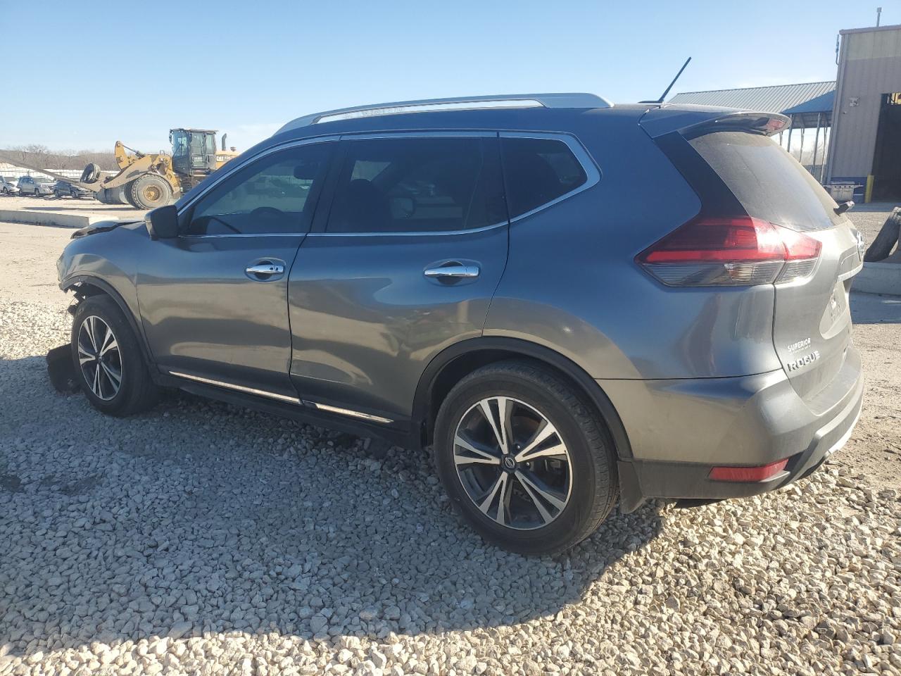 2017 Nissan Rogue VIN 5N1AT2MT2HC796638 photo 2