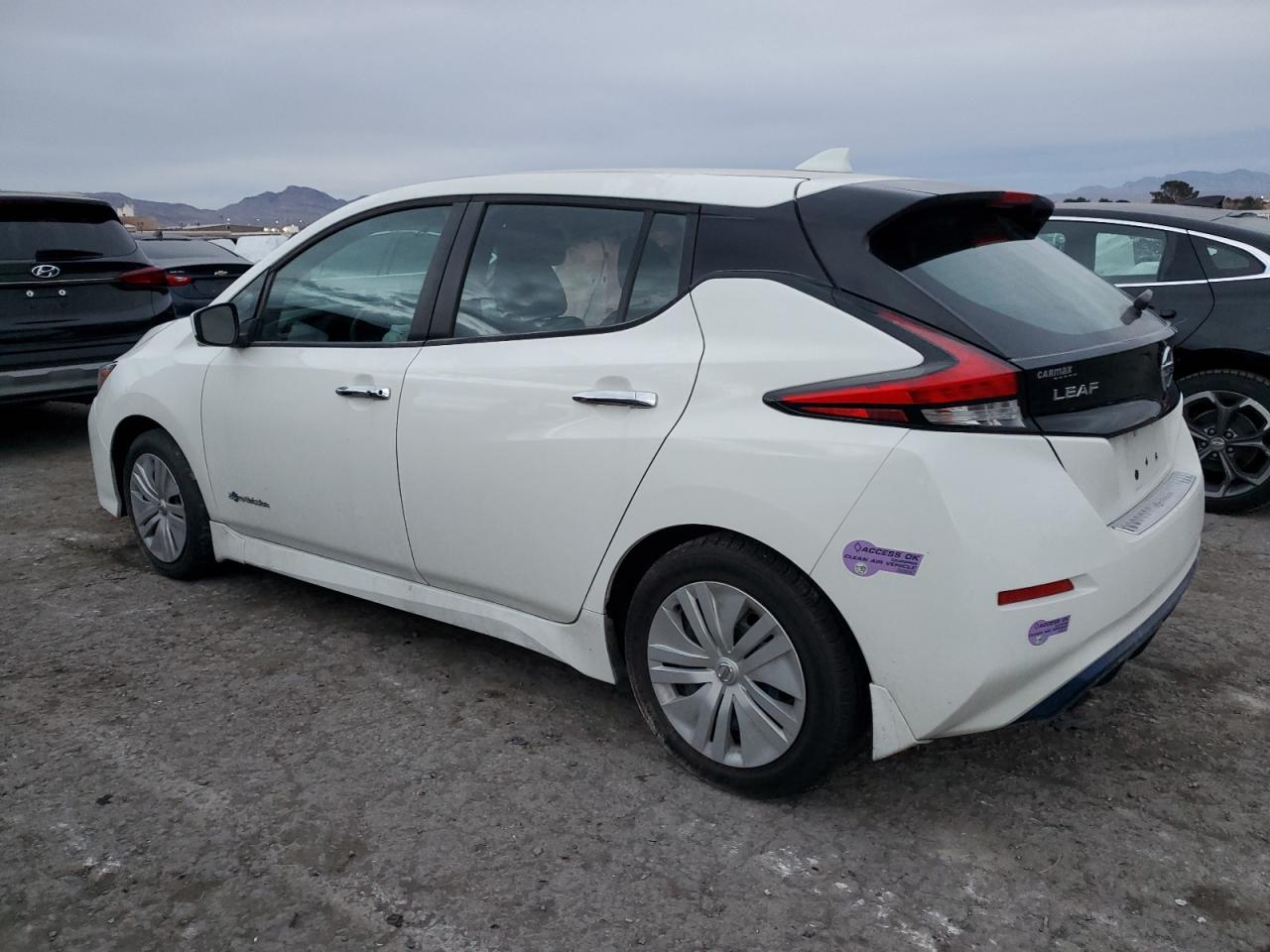 2019 NISSAN Leaf VIN 1N4AZ1CP2KC304723 photo 2