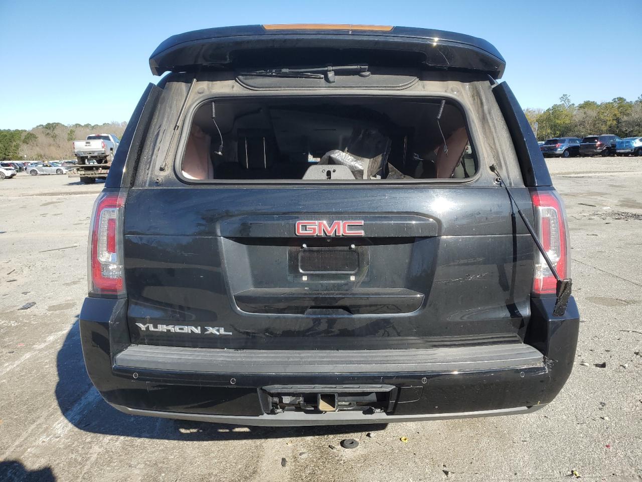 2018 GMC Yukon VIN 1GKS1GKC6JR333696 photo 6