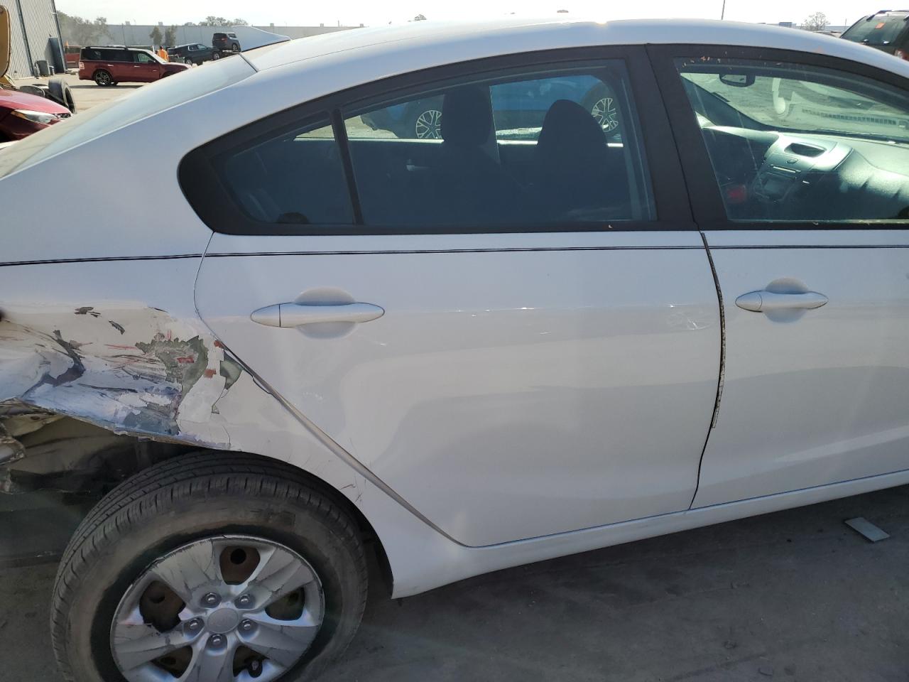 2017 KIA Forte VIN 3KPFK4A748E073852 photo 10