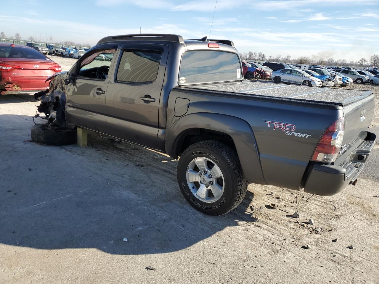 2013 TOYOTA Tacoma VIN 5TFLU4EN2DX063062 photo 2