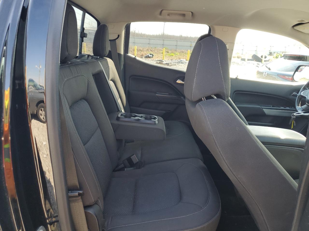 2016 Chevrolet Colorado VIN 1GCGTCE38G1165521 photo 10
