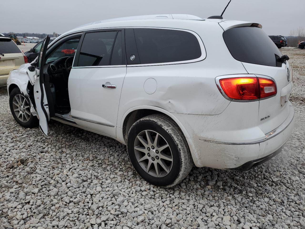 2017 BUICK Enclave VIN 5GAKVBKD7HJ124246 photo 2