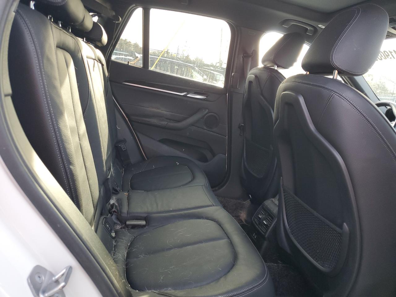2018 BMW X1 VIN WBXHT3C33J3H30542 photo 10