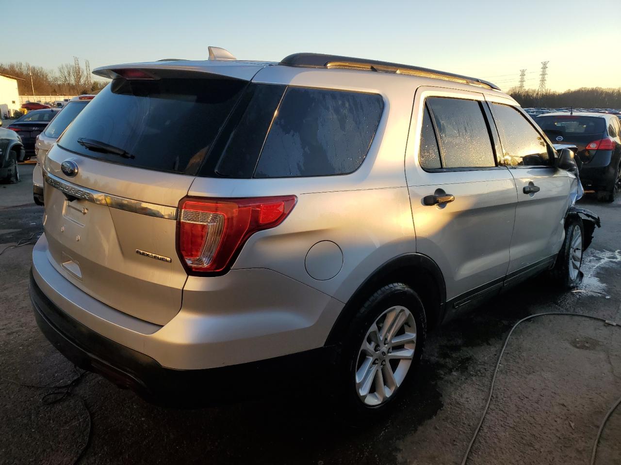 2016 FORD Explorer VIN 1FM5K7B83GGB71754 photo 3