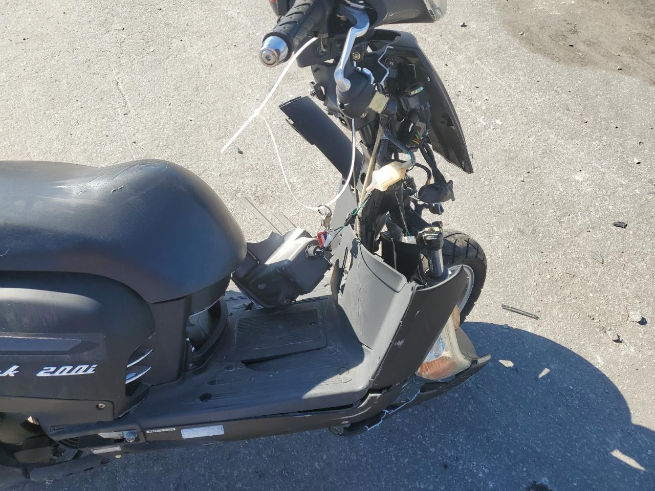 2018 KYMCO USA INC LIKE 200I VIN LC2D2H12XJC100128 photo 5