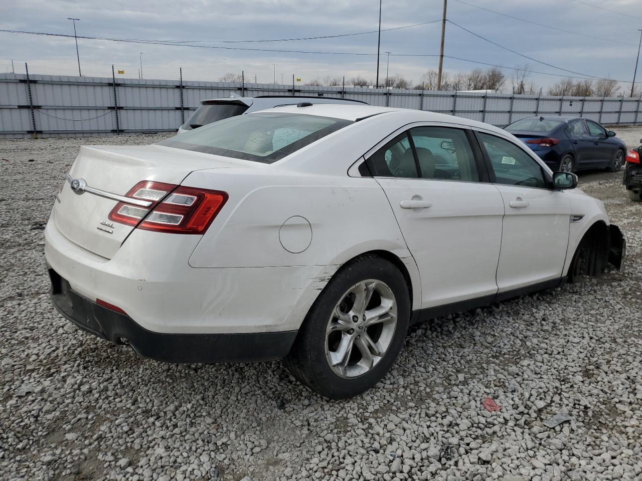 2014 FORD Taurus VIN 1FAHP2E8XEG173747 photo 3