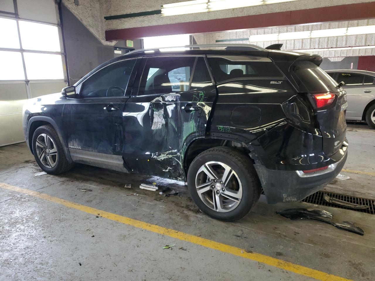 2018 GMC Terrain VIN 3GKALPEV5JL304572 photo 2