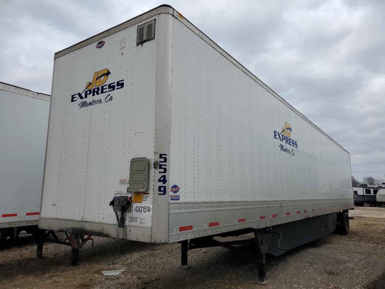 2019 UTILITY Dryvan VIN 1UYVS2537K3541743 photo 2