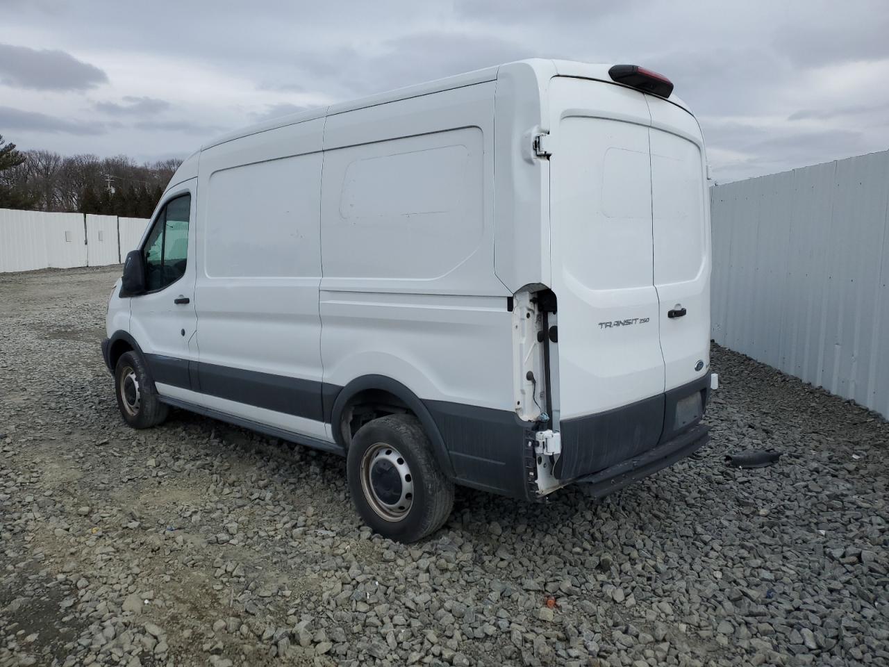 2019 Ford Transit VIN 1FTYR1CM7KKA08505 photo 2