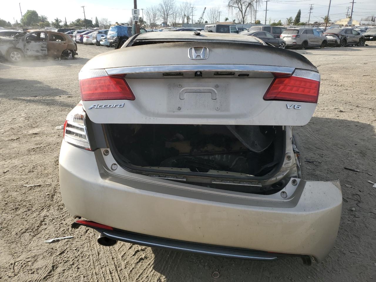 2015 Honda Accord VIN 1HGCR3F89FA007650 photo 6