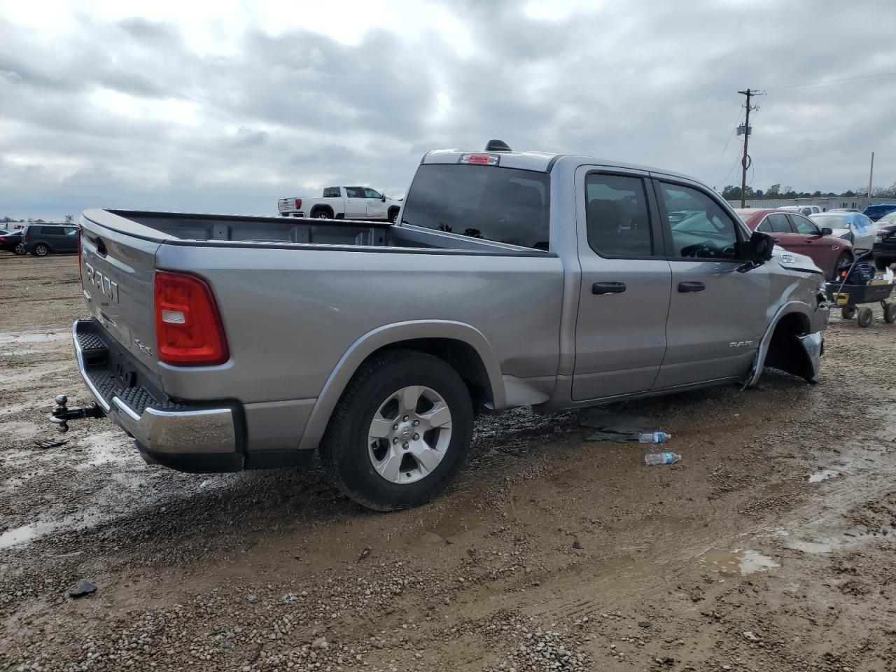2025 Ram 1500 VIN 1C6SRFBP5SN510529 photo 3
