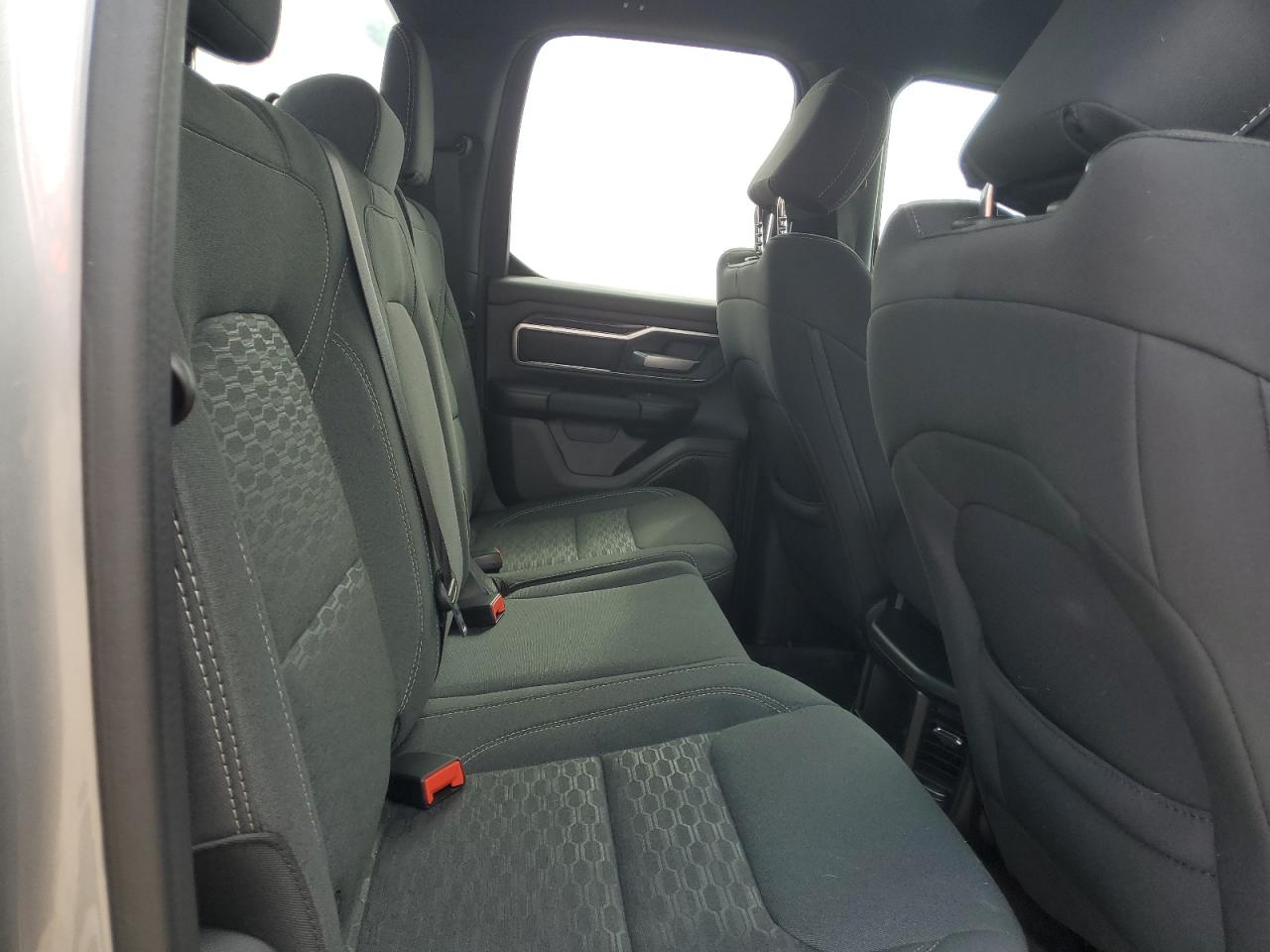 2025 Ram 1500 VIN 1C6SRFBP5SN510529 photo 10