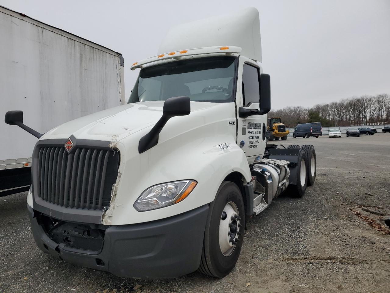 2020 International All models VIN 3HSDZTZRXLN130817 photo 2