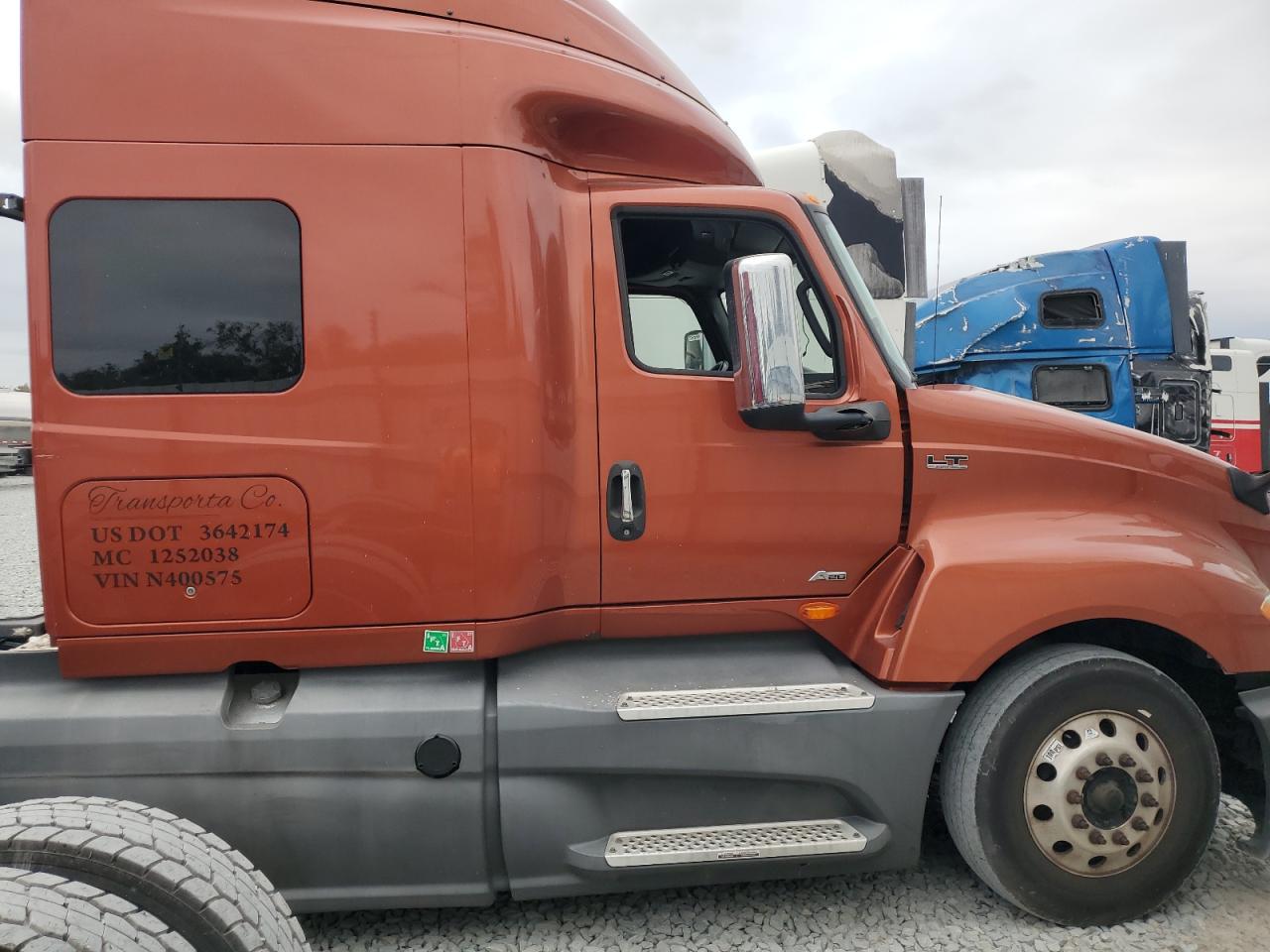 2019 International All models VIN 3HSDZTZR4KN121545 photo 1