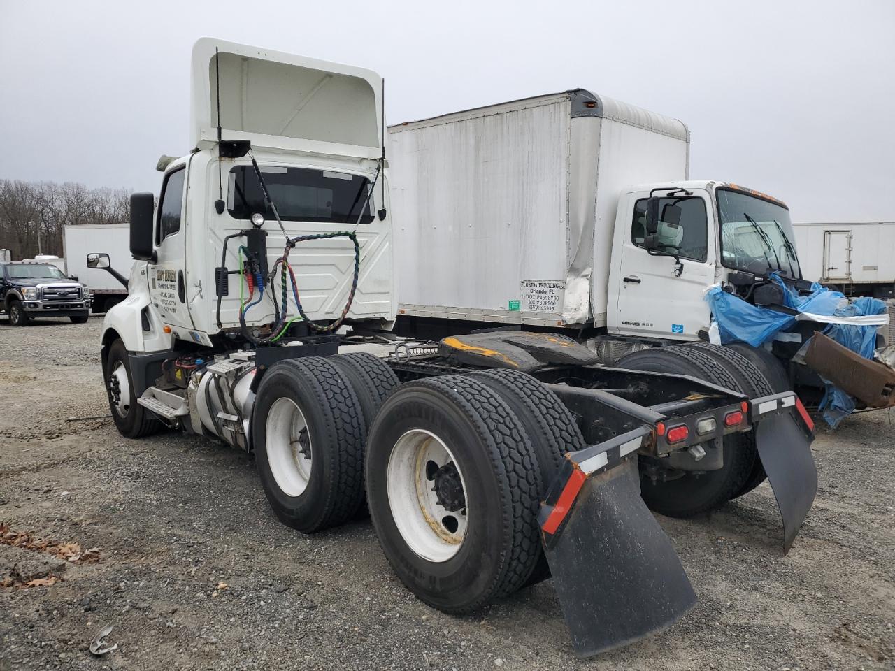 2020 International All models VIN 3HSDZTZRXLN130817 photo 3