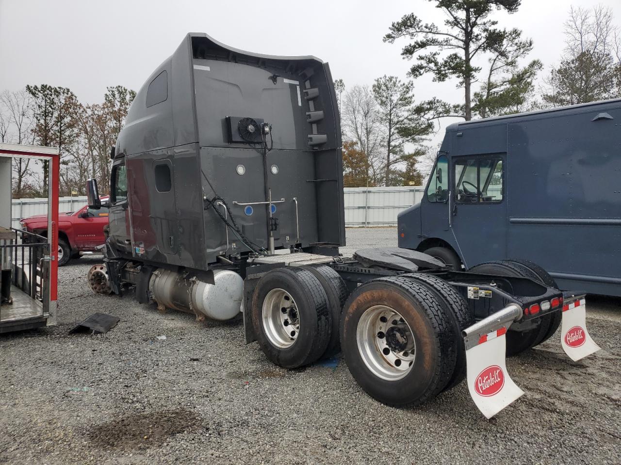 2023 PETERBILT All models VIN 1XPBD49X4PD871019 photo 3