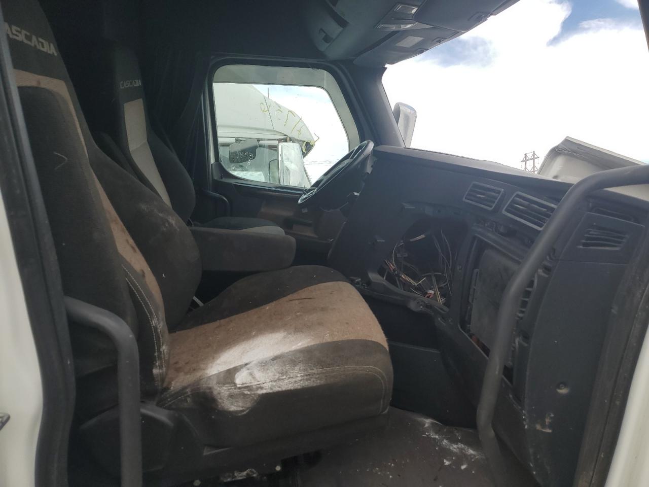 2022 FREIGHTLINER All other VIN 3AKJHHDR6NSMZ1018 photo 5