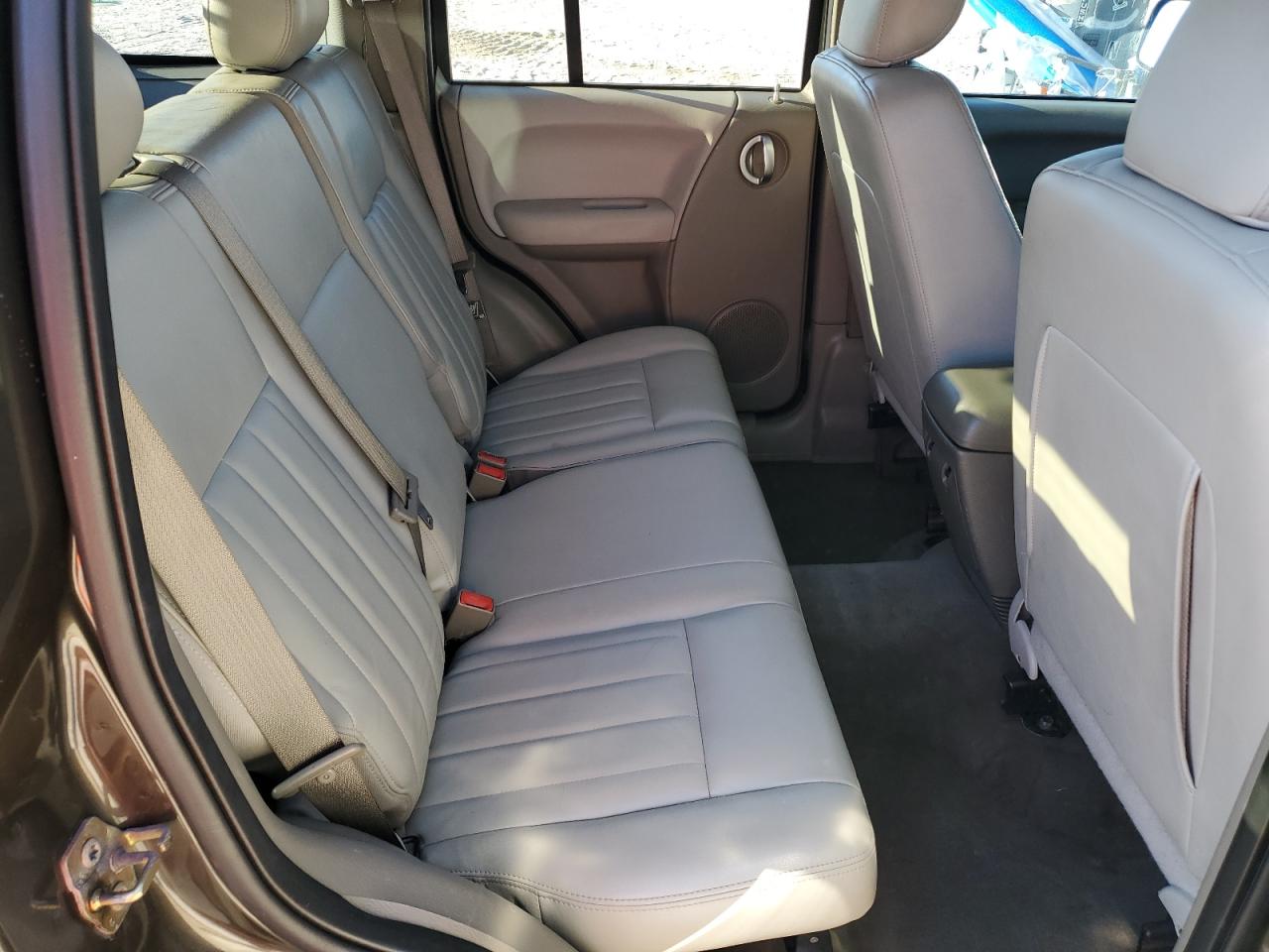 2005 Jeep Liberty VIN 1J4GK58K45W542826 photo 11