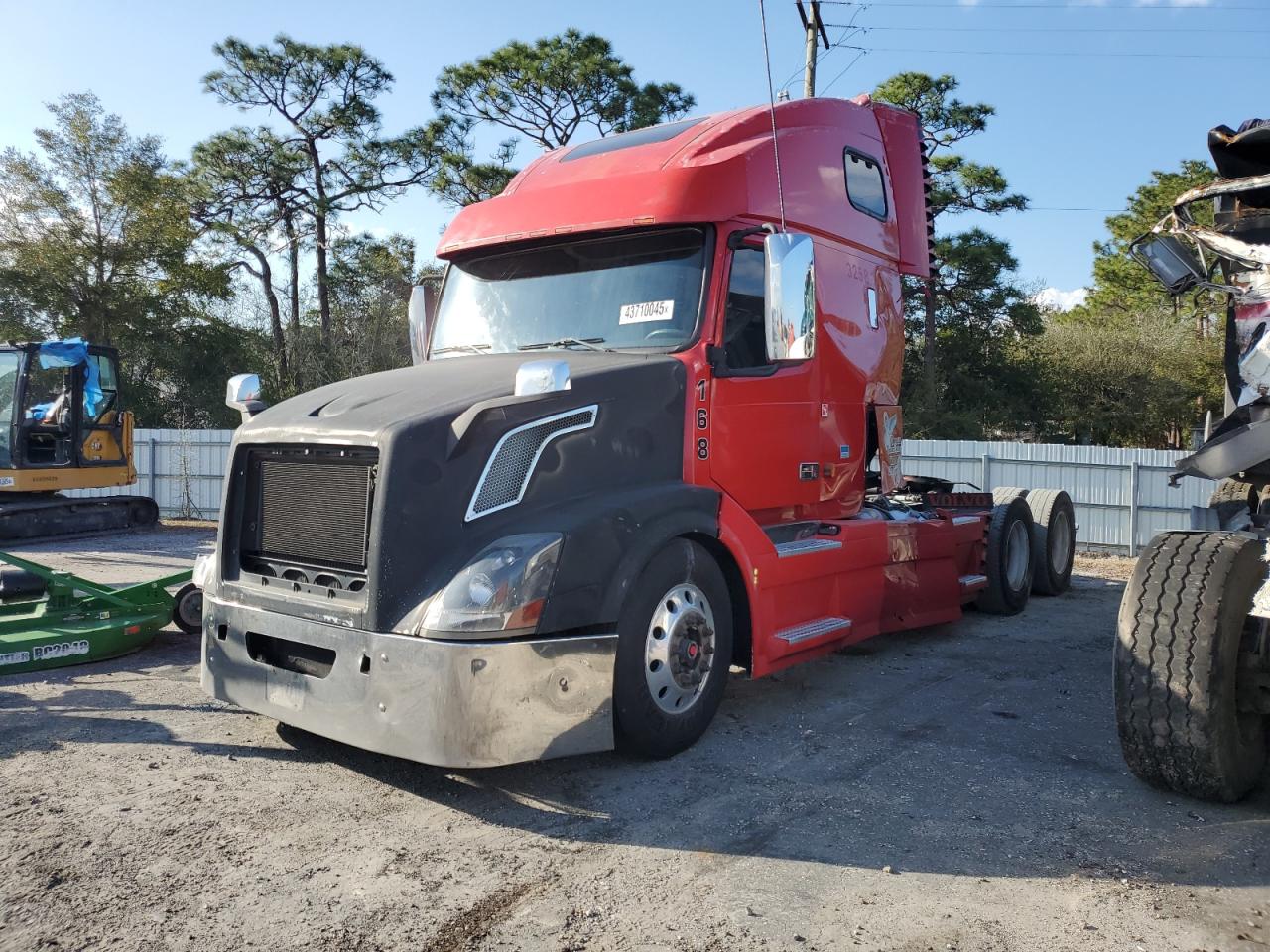 2006 VOLVO Vn VIN 4V4NC9GH46N437528 photo 2