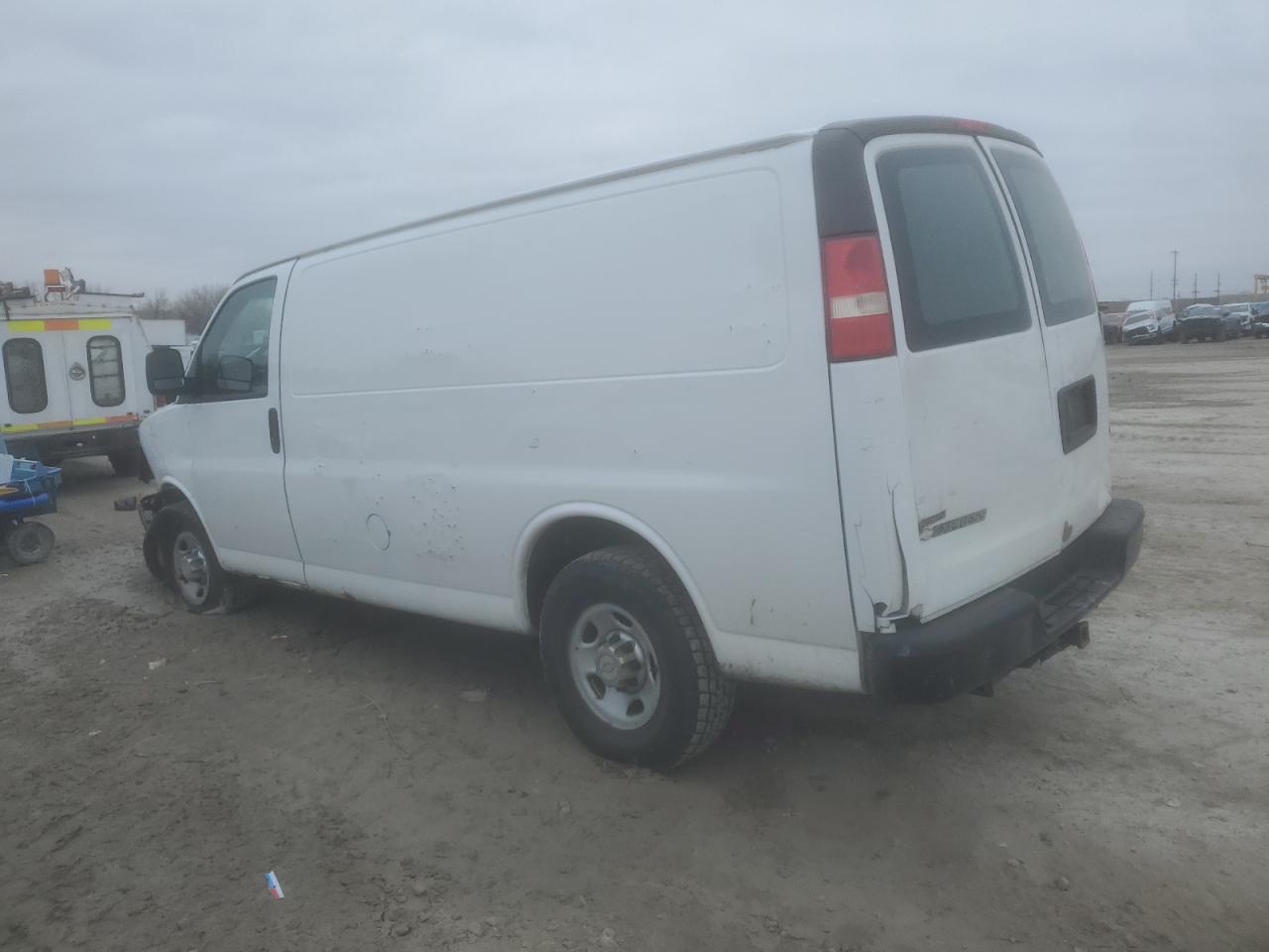 2012 Chevrolet Express VIN 1GCWGFCA1C1202521 photo 2