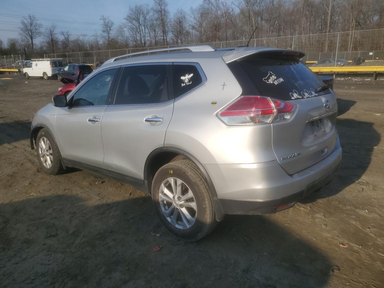 2015 NISSAN Rogue s VIN KNMAT2MT9FP549921 photo 2