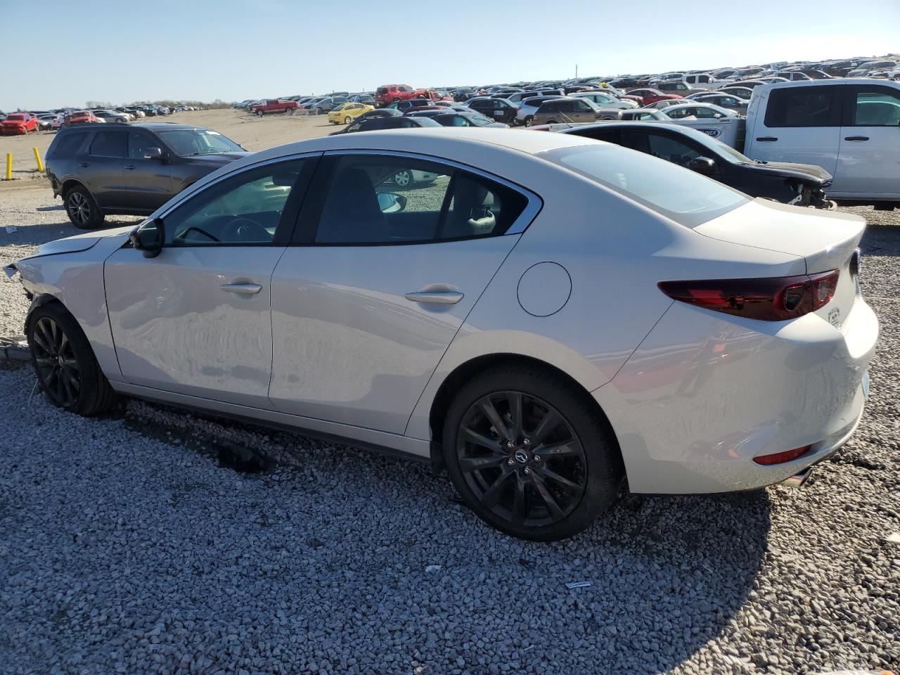 2024 Mazda 3 select s VIN 3MZBPABM6RM416989 photo 2