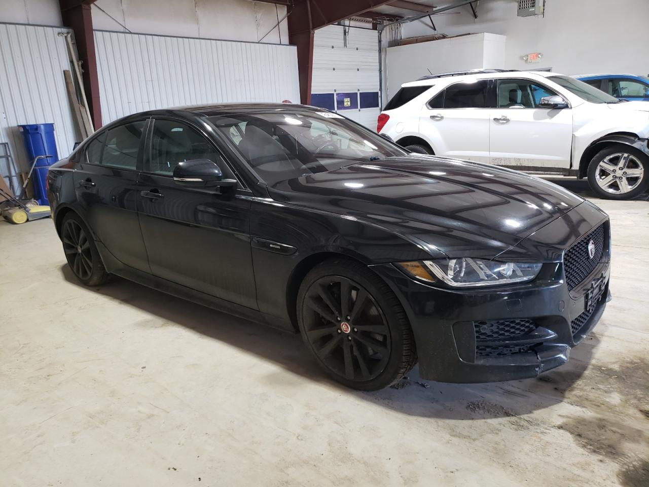 2017 Jaguar Xe VIN SAJAF4BV9HA951050 photo 4