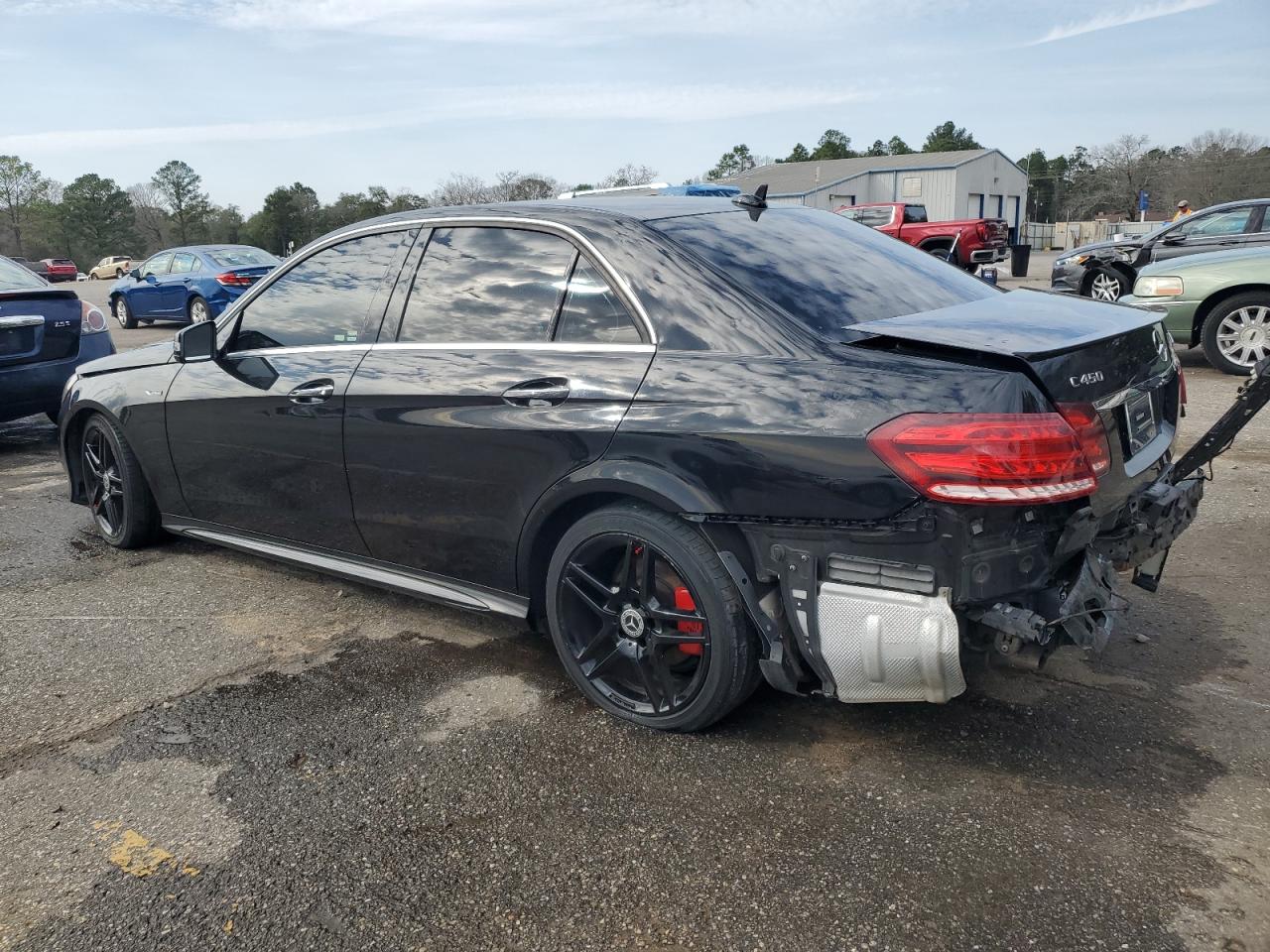 2015 Mercedes-Benz E-class VIN WDDHF8JBXFB114218 photo 2