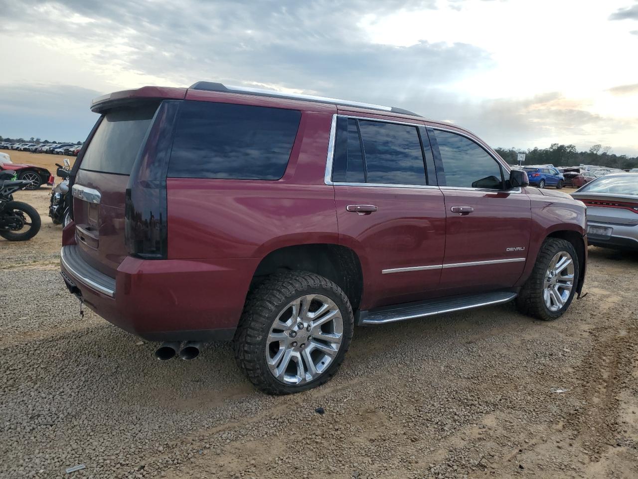 2018 GMC Yukon VIN 1GKS2CKJ8JR212060 photo 3