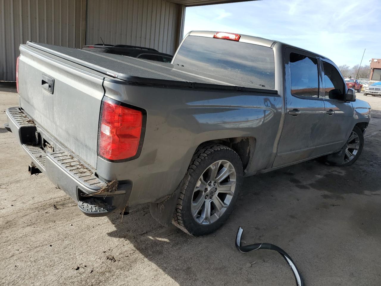 2017 Chevrolet All models VIN 3GCUKREC5HG184720 photo 3