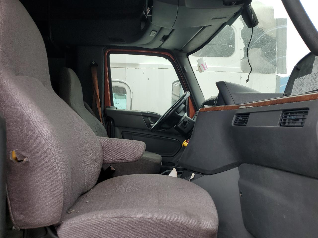 2019 International All models VIN 3HSDZTZR4KN121545 photo 5