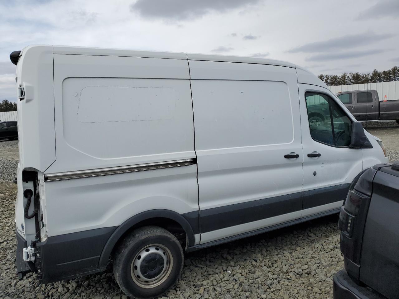 2019 Ford Transit VIN 1FTYR1CM7KKA08505 photo 3