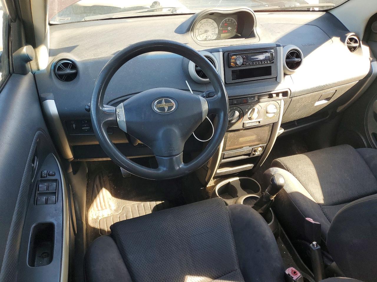 2005 Toyota Scion VIN JTKKT624250094658 photo 8