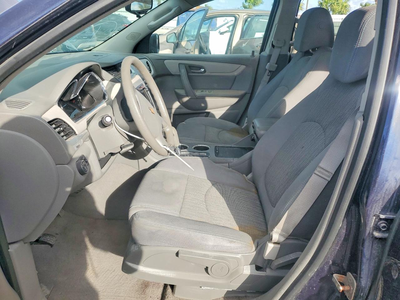2015 Chevrolet Traverse VIN 1GNKRFED6FJ113457 photo 7